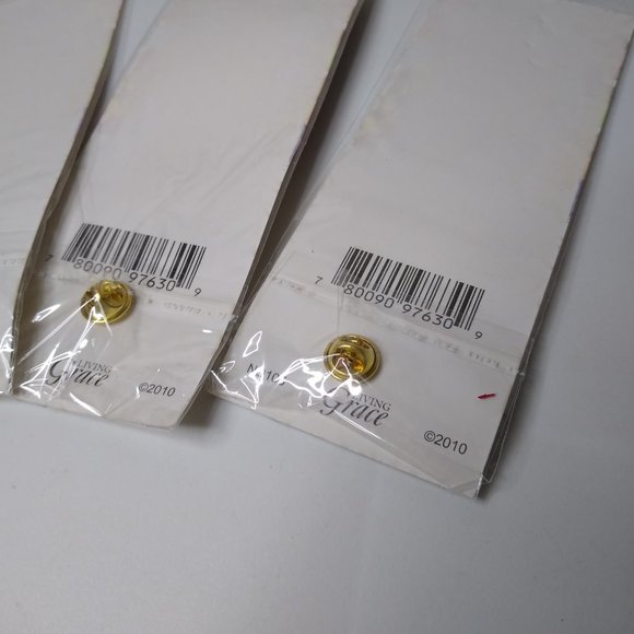 Set Of 4 Jesus Loves The Little Children, All The Children Of The World Pins - Picture 11 of 14